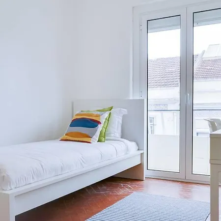 Central 3 Bed Next To Praca De Espanha Apartament