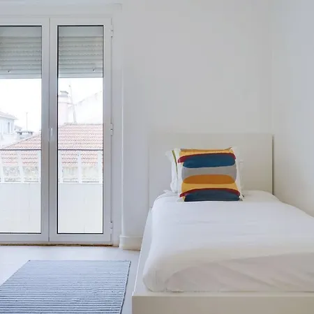 Central 3 Bed Next To Praca De Espanha